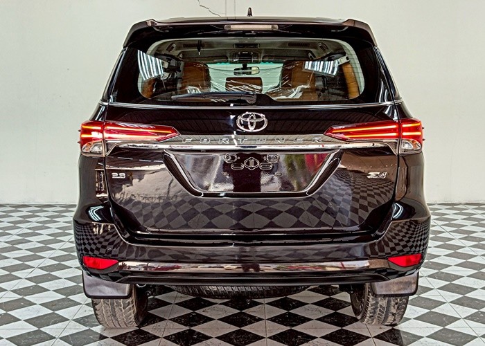 Used 12
                    TOYOTA
                     for Sale Image