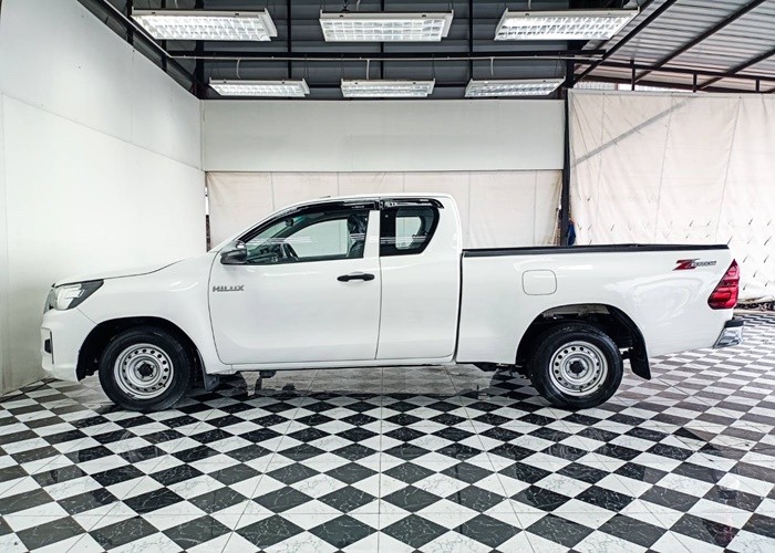 Used 12
                    TOYOTA
                     for Sale Image