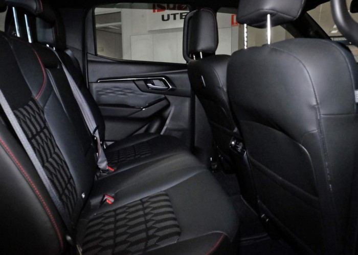 Used 1
                    ISUZU
                     for Sale Image